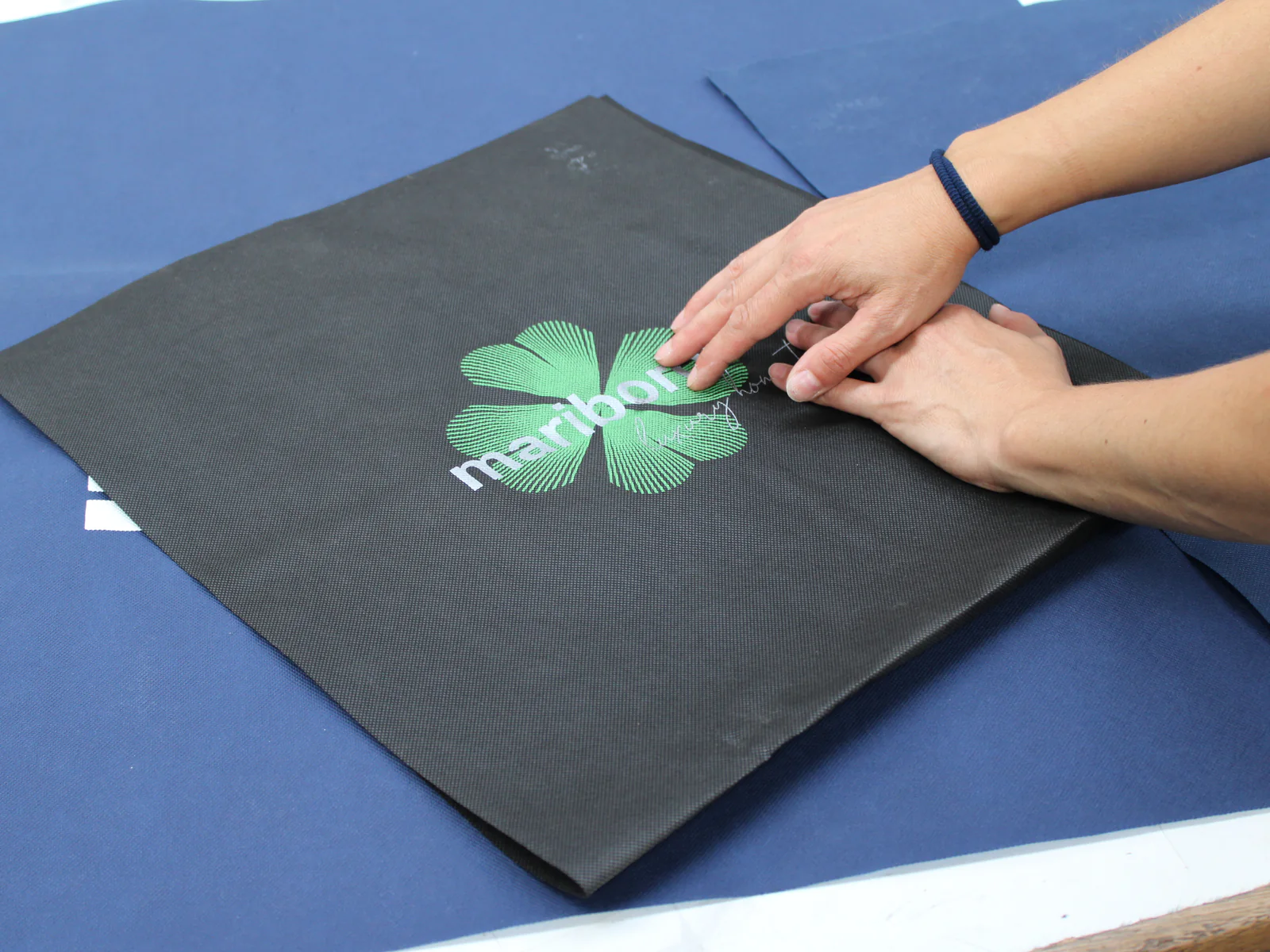 Set of non-woven bags with custom printing